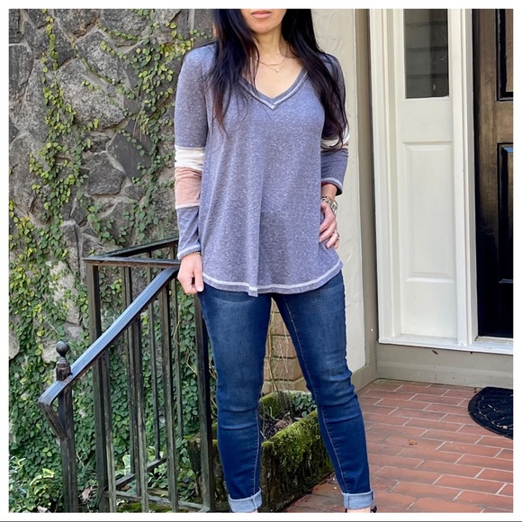 Two tone color block knit fabric casual top - Picture 4 of 7